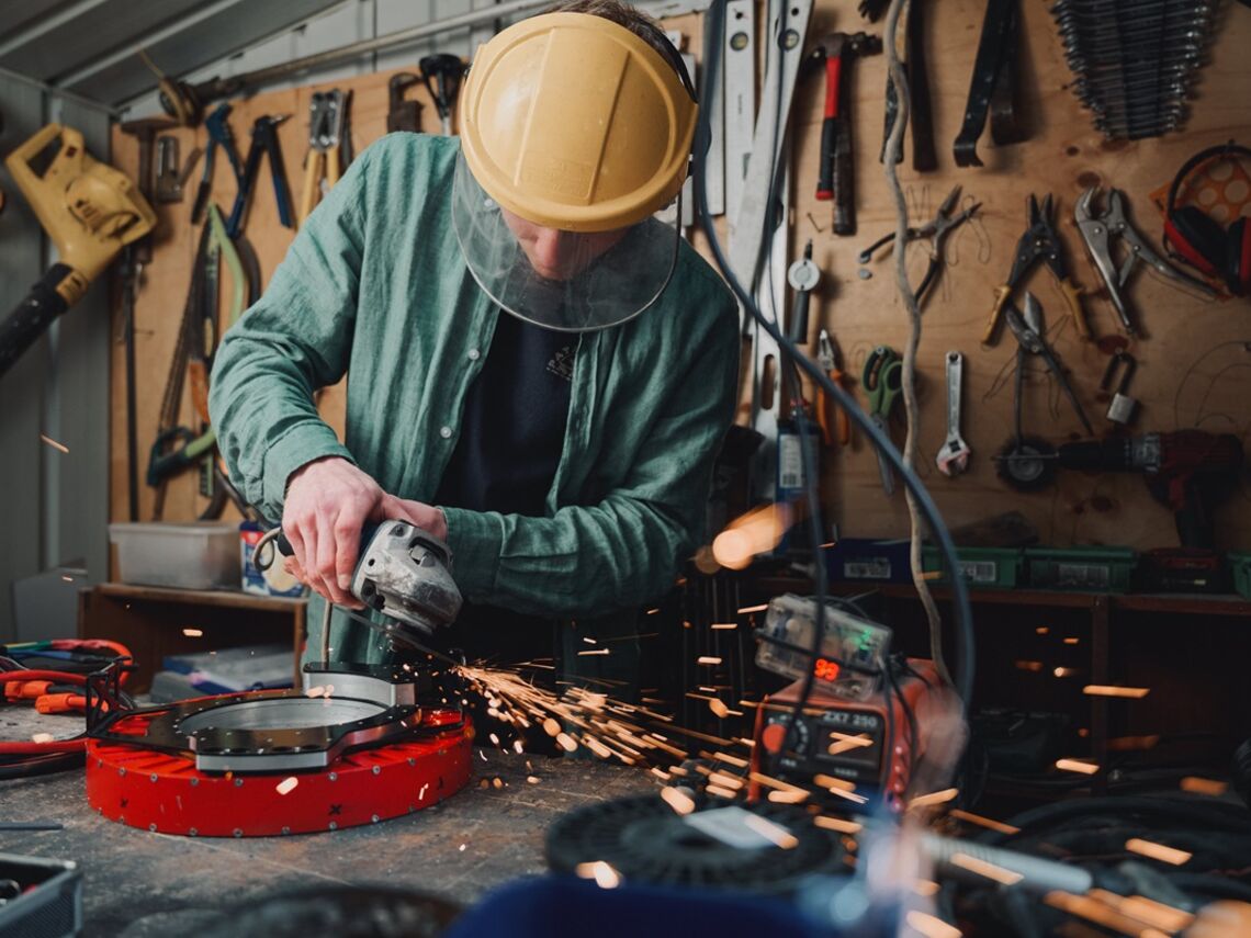 Rapid Electric Vehicle Retrofit (REVR) ist eine neue Methode zur Umrüstung von Fahrzeugen mit Verbrennungsmotor (ICE) in Hybrid-Elektrofahrzeuge (HEV), die erhebliche Kosten- und Zeiteinsparungen ermöglicht.