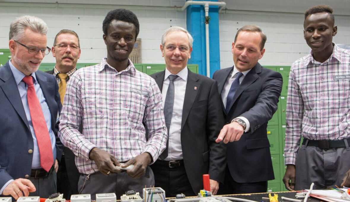 Evonik treibt Berufsqualifizierung von Flüchtlingen weiter voran