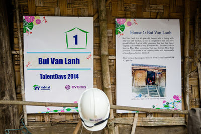 Insgesamt entstehen sechs neue, stabile Häuser für Familien im Tan-Lac-Distrikt in Vietnam.