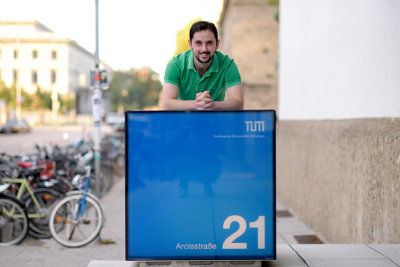 Eine Aufgabe, ein Ziel und ein soziales Netz zu haben, ist für jeden Menschen wichtig. Eine Ausbildung oder ein Studium bieten den jungen Flüchtlingen dafür die beste Voraussetzung.