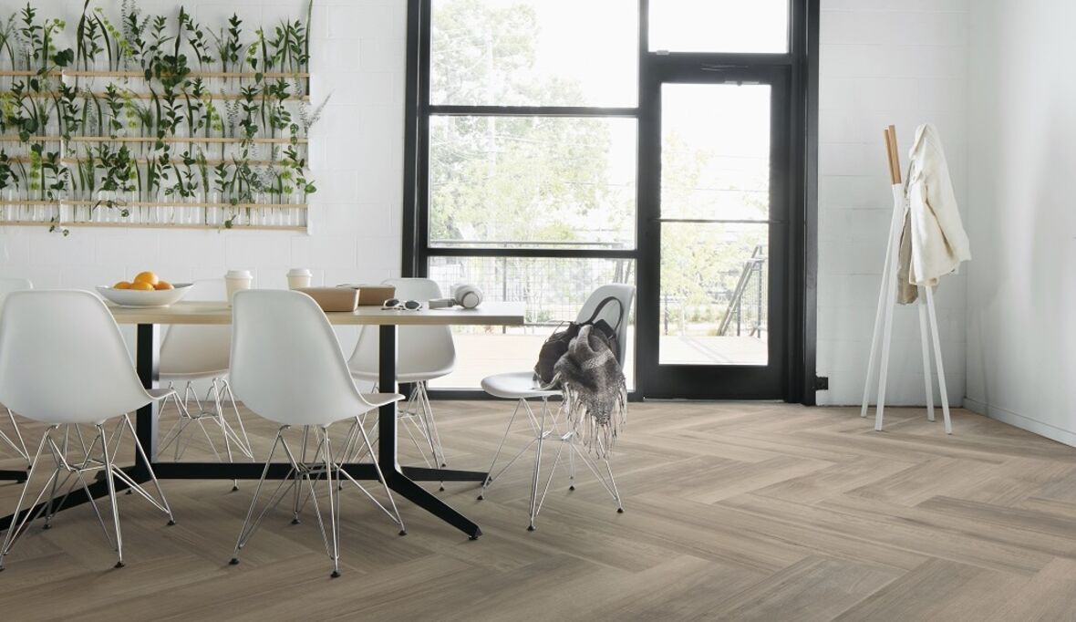 Interface präsentiert neue, nachhaltige LVT-Kollektion