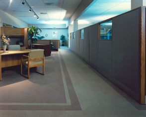 In den 1980er Jahren gab es in den Büros Kabinen mit Sichtschutz und Stauraum.