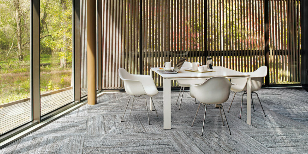 Interface stellt neue, von der Natur inspirierte Kollektionen vor