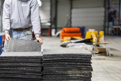 Mit dem Rücknahmeprogramm ReEntry® verhilft der Hersteller seinen modularen Bodenbelägen zu einem zweiten Leben und verlängert so ihre Nutzungsdauer. 