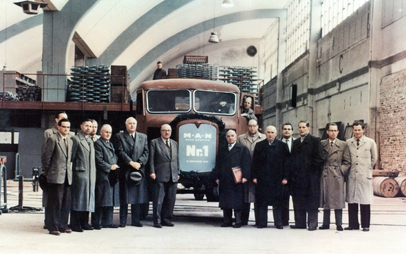 Umzug nach München, als erster Lkw rollt ein MAN 515 L1 vom Band.