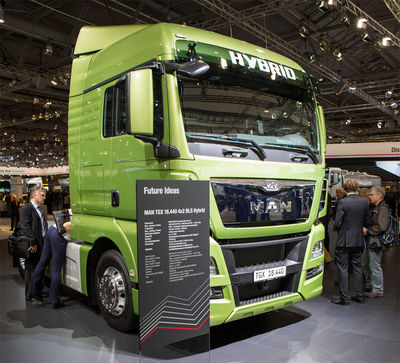 MAN stellt auf der IAA 2014 den TGX Hybrid als Konzeptfahrzeug vor. 