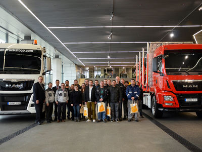 Beschäftigte der MAN Truck und Bus AG erhalten den Sicherheitspreis der Berufsgenossenschaft Holz und Metall für ihre Arbeitsschutz-Ideen.