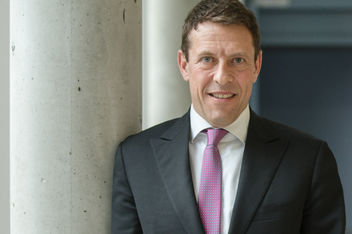 Dr. Christoph Regierer.