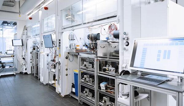 Merck führt  modulares Automatisierungskonzept im Laborumfeld ein