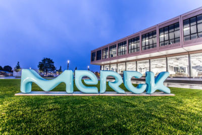 Das Logo von Merck in der Merck Schrift.