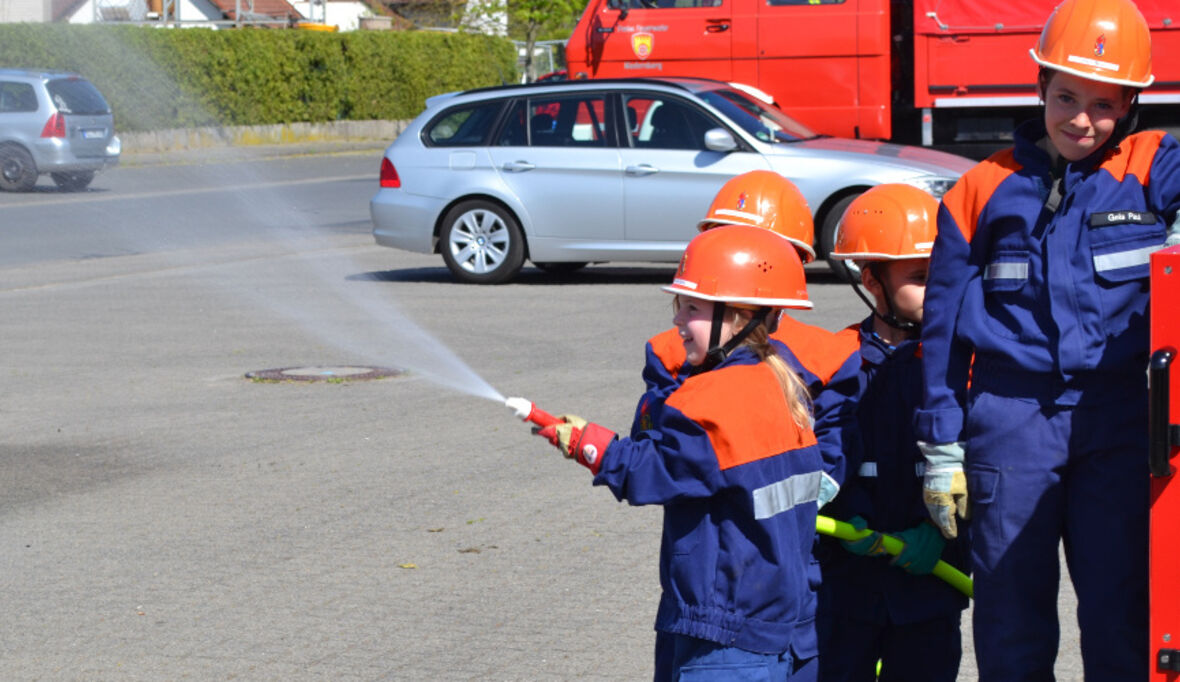Novartis Mitarbeiter beschenken Andere