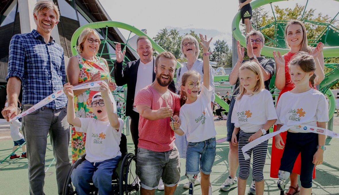 „Stück zum Glück“ feiert 50 inklusive Spielplatzprojekte in Deutschland