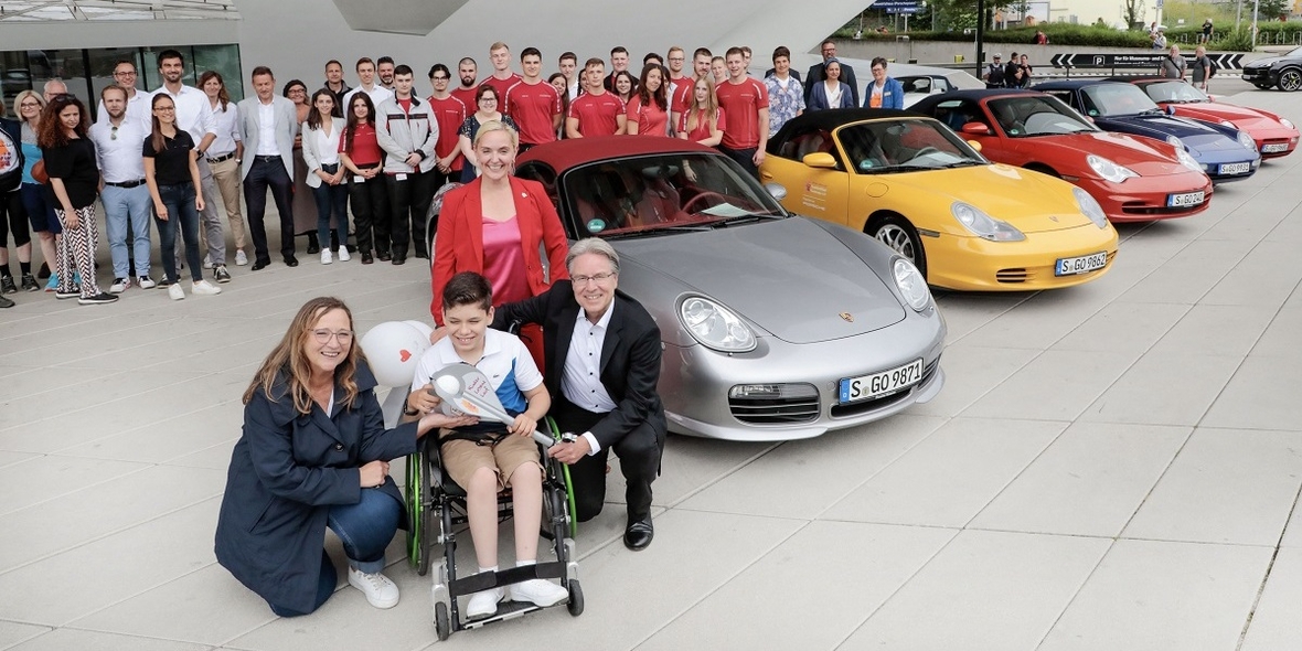 Kinder-Lebens-Lauf macht Station bei Porsche