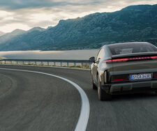 Bremse statt Vollgas: Was steckt hinter Porsches neuer Elektrostrategie?