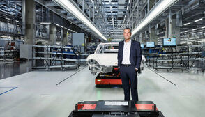 Porsche-Produktionsvorstand Albrecht Reimold in der Taycan-Fabrik, Stuttgart-Zuffenhausen