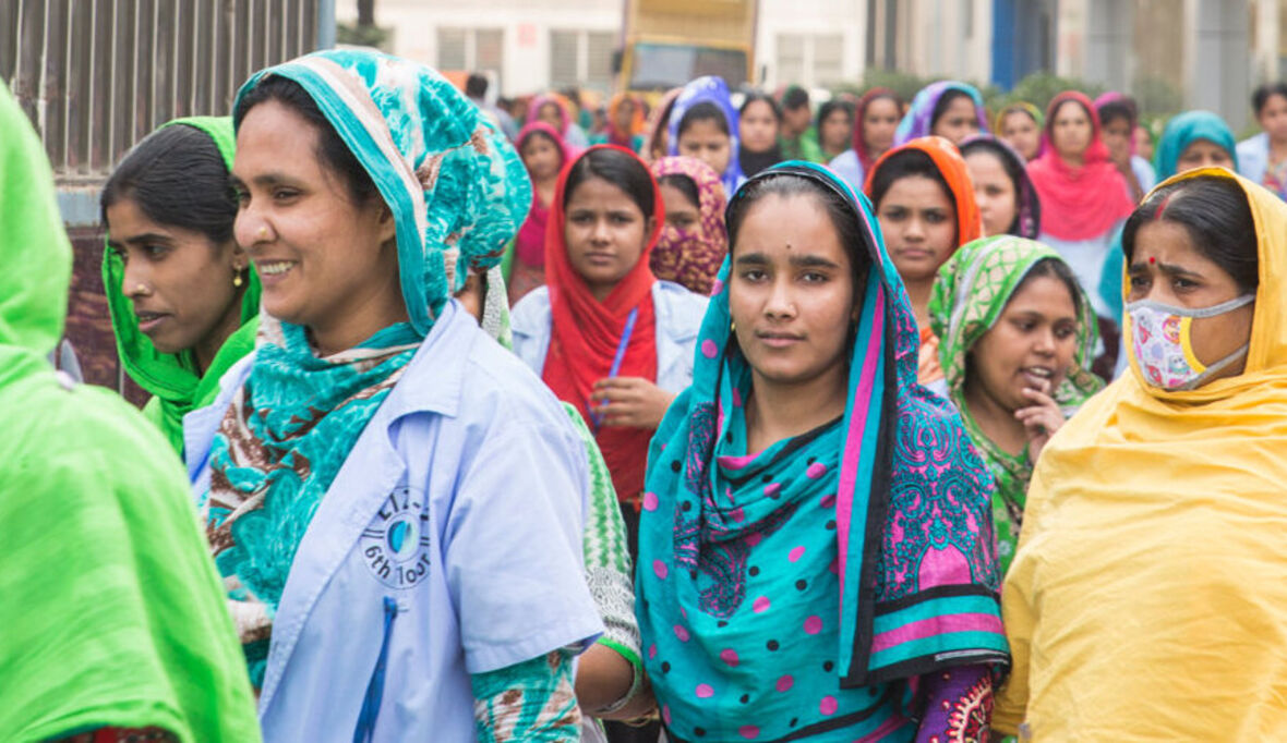 Zehn Jahre Dialogprogramm WE in Tchibo Fabriken
