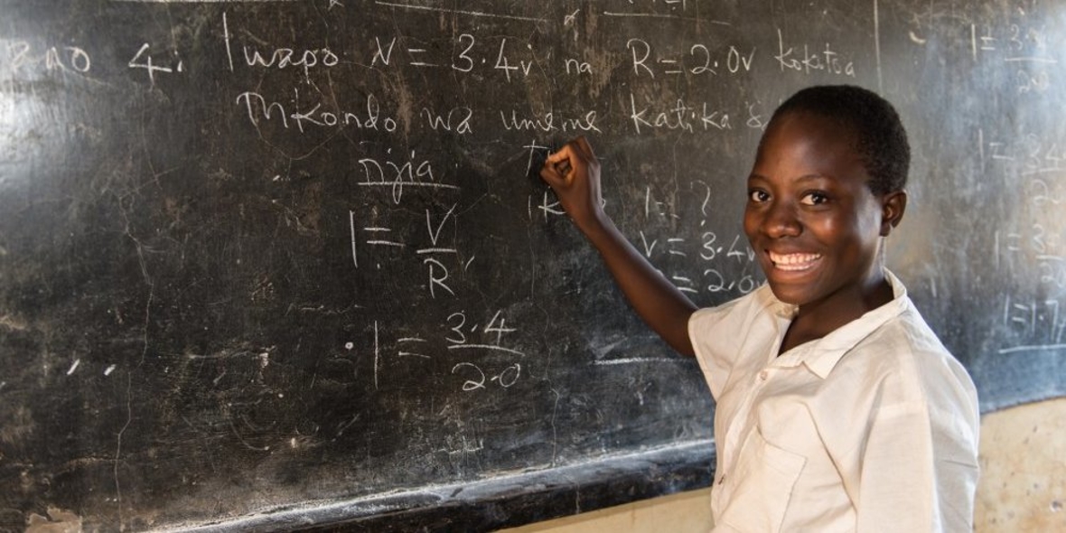 Tchibo spendet für Bildungsprojekt in Tansania