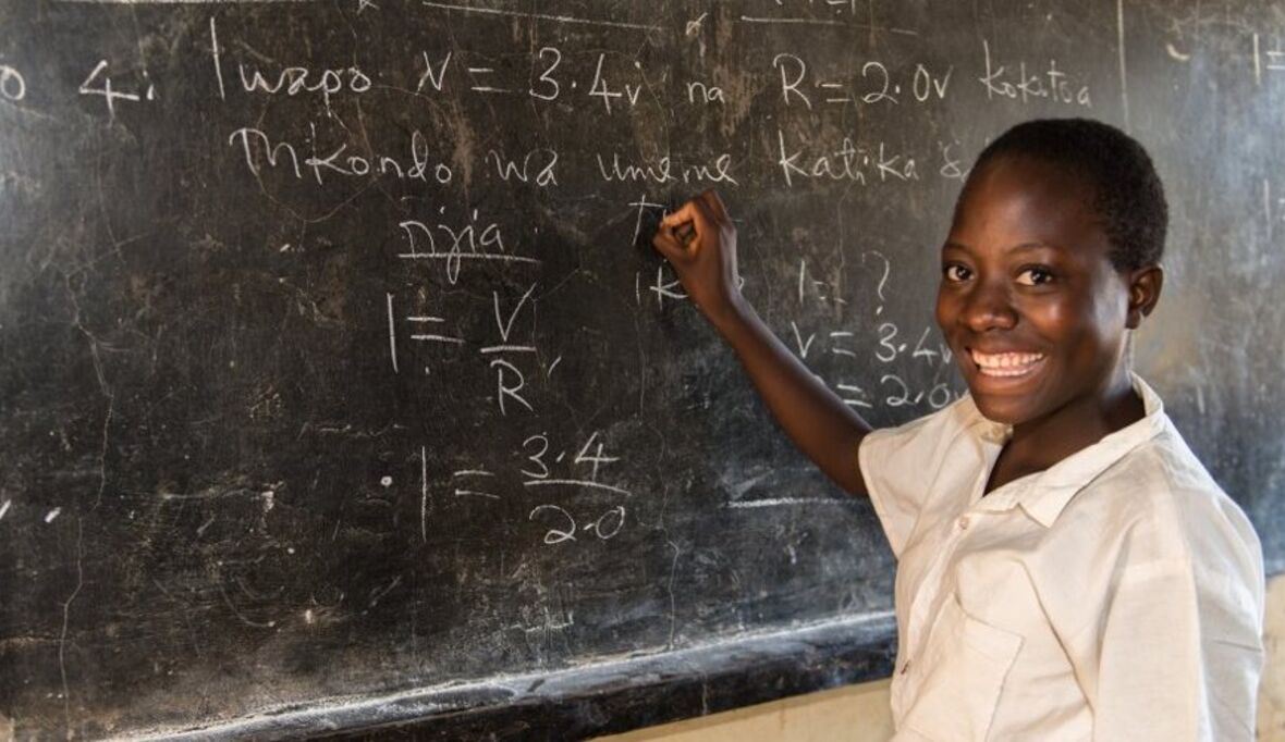 Tchibo spendet für Bildungsprojekt in Tansania