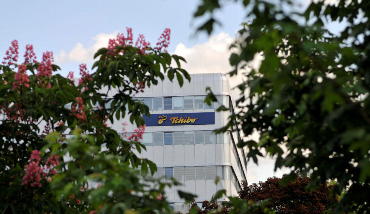 Tchibo stärkt sein Klimaversprechen: Erfolgreiche Validierung und innovative Partnerschaften