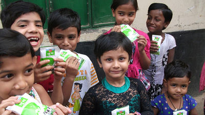 Das Food for Development-Team von Tetra Pak setzte seine Bemühungen fort, Regierungen und Kunden überall auf der Welt beim Aufbau von Schulernährungsprogrammen zu unterstützen.