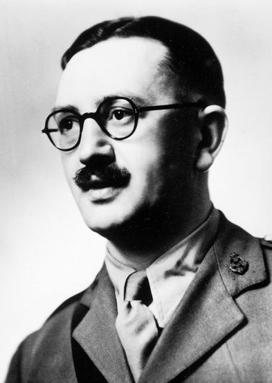 Major Ivan Hirst, Senior Resident Officer der britischen Militärregierung