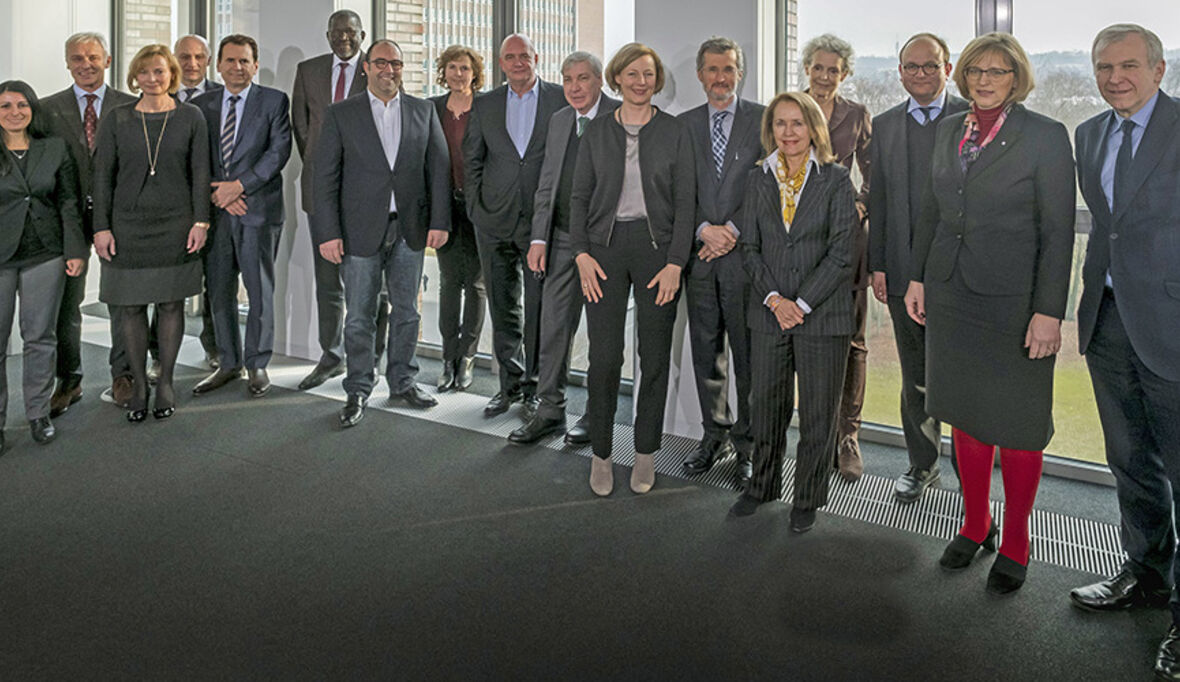 Konzernführung und Betriebsrat diskutieren im Volkswagen Nachhaltigkeitsbeirat