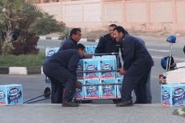 Gereinigtes und aufbereitetes Trinkwasser in Flaschen ist für Unternehmen heute auch ein Geschäftsmodell. Der Lebensmittelkonzern Nestlé verkauft von seiner erfolgreichen Marke Pure Life mehr als fünf Milliarden Liter im Jahr. Foto: Marion Lenzen