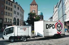 Mit DPD kommt auch in der Weihnachtszeit jedes Paket klimaneutral zum Empfänger. In Nürnberg werden hierfür etwa zwei Elektrofahrzeuge eingesetzt. Bild: DPD