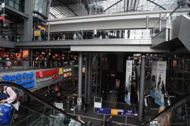 Nachhaltige Stadtentwicklung muss vernüftig geplant werden, sagt das EU-Projekt PLEEC. Das Bild zeigt den HBf von Berlin. Foto: Marion Lenzen