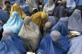 Afghanische Frauen im Fluechtlingslager in Pakistan. Foto: United Nations Photo/Eskinder Debebe