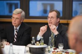 Dr. Michael Otto und Dr. Johannes Merck beim CEO Treffen Cotton made in Africa in Berlin, Foto: Paul Hahn