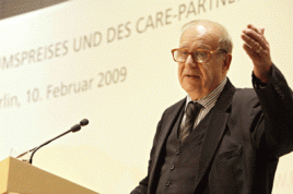 Jean Ziegler erhält Millenniumspreis, Foto: Care