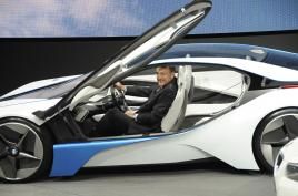 Dr. Norbert Reithofer im BMW Vision Efficient Dynamics, Bild: BMW