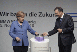 Bundeskanzlerin Dr. Angela Merkel und Dr. Norbert Reithofer, Vorstandsvorsitzender BMW AG. Foto: BMW AG