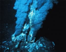 Schwarze Raucher, Foto: P. Rona/NOAA