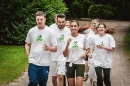 Jana Ina unterstützt das Lauftraining der Unified Laufgruppen im Kölner Volksgarten, Foto: Coca-Cola Deutschland