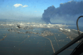 Luftaufnahme nach Erdbeben. Foto: Official U.S. Navy Imagery/flickr.com