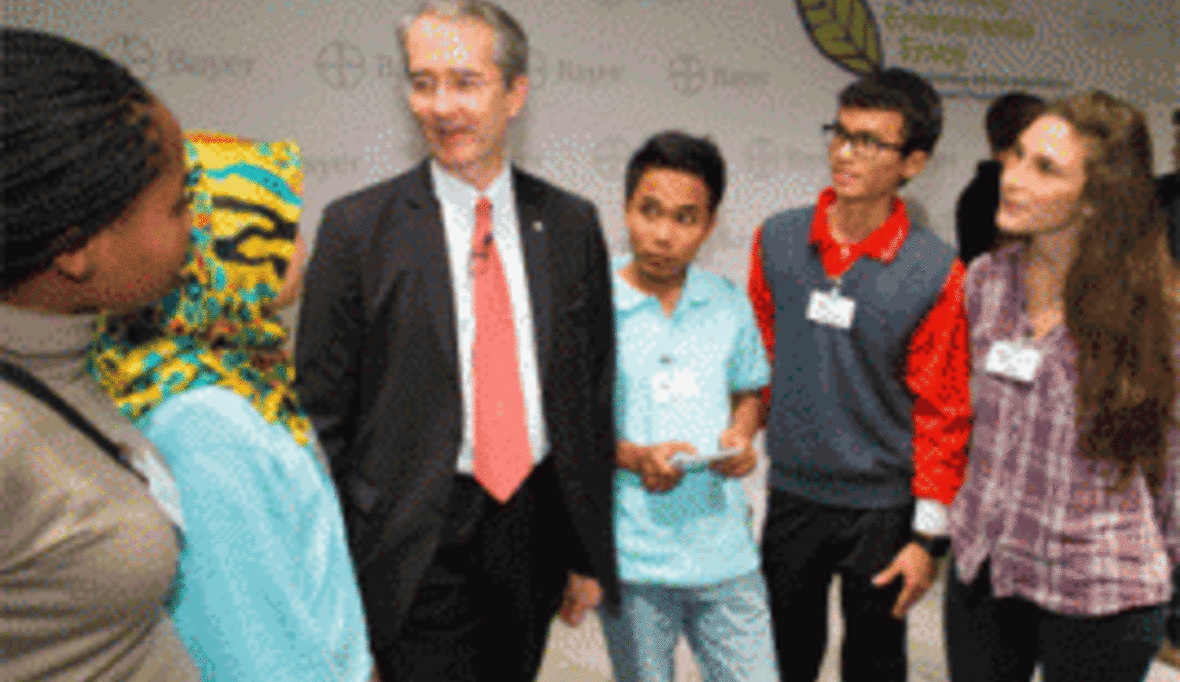 Junge Umweltbotschafter aus 19 Ländern besuchen Bayer