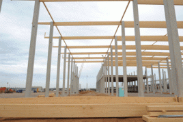 Baustelle des künftigen Depots in Erftstadt: Wo möglich setzt DPD nachwachsende Rohstoffe wie Holz ein. Foto: DPD