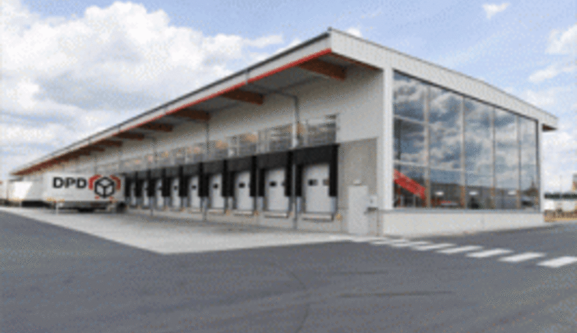 DPD nimmt in Nürnberg umweltfreundliches Paket-Umschlagzentrum in Betrieb