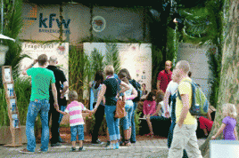 Stand der KfW beim Frankfurter Zoofest. Foto: KfW