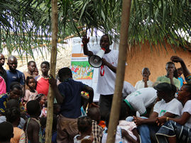 So sieht eine Farmer Field School aus. 